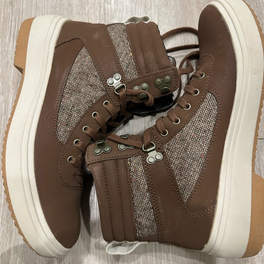 New Merrell Brown Lace-Up Boots with Cream Sole - Picture 10 of 14